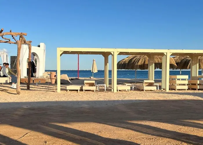 Apartman In Princess With Acces & Free Wi-fi I Near Air Port